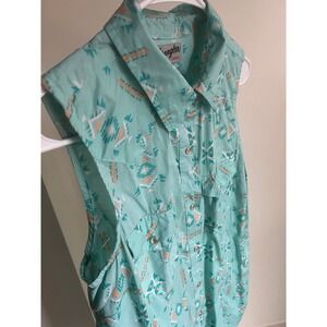 Women's small WRANGLER snap‎ button top geo print